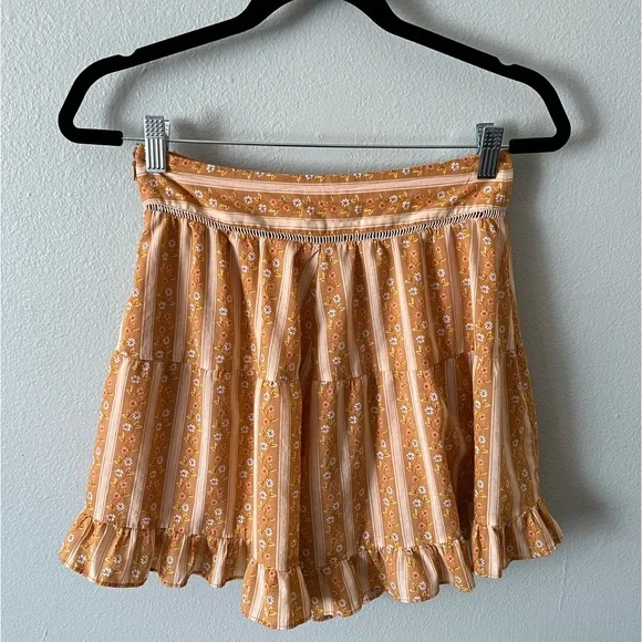 Urban Outfitters Prairie Ruffle Shorts  Boho Floral/Stripe Mix Print Size S EUC - Picture 3 of 8
